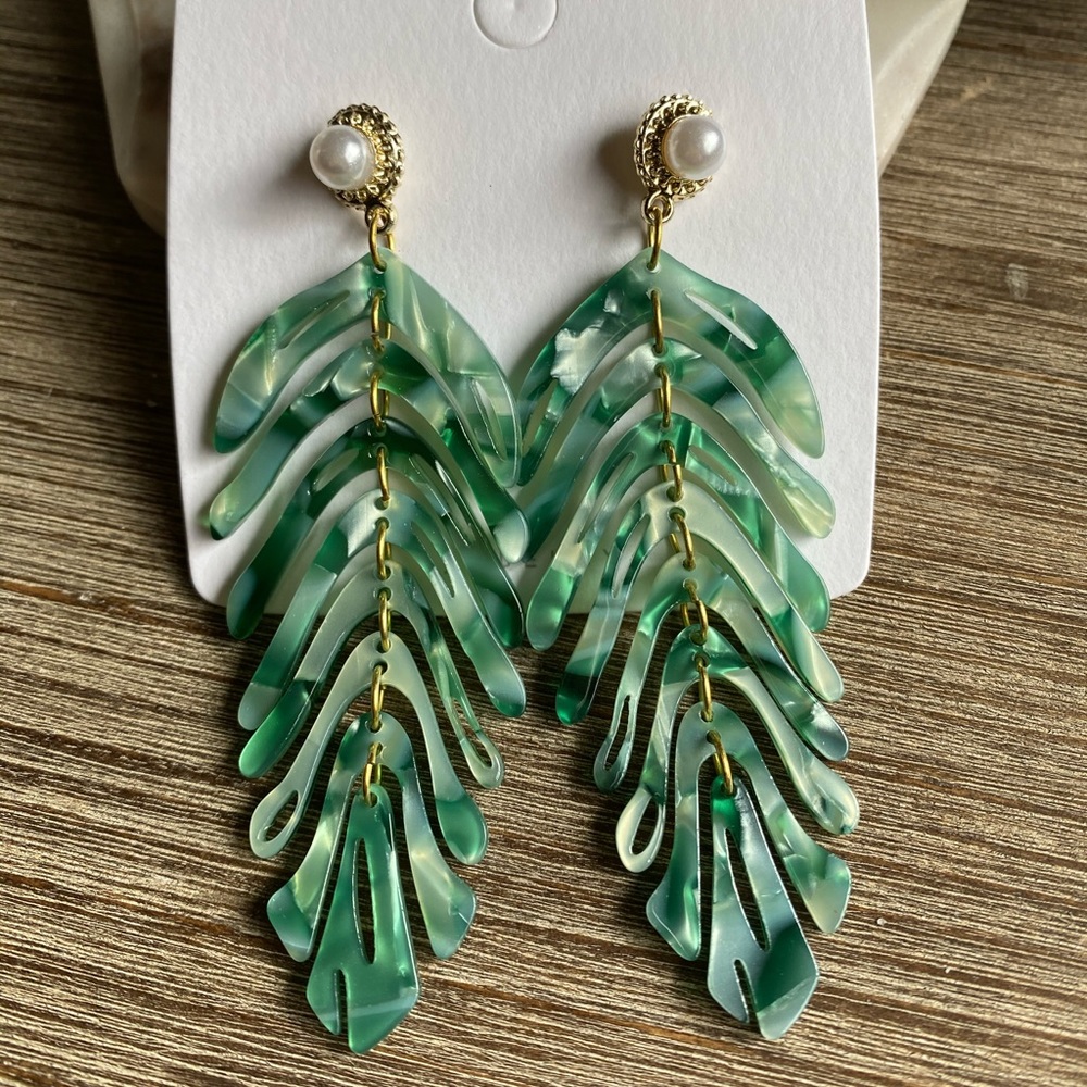 Acrylic Drop Earrings 🤍 Fashion - Picture 2 of 4